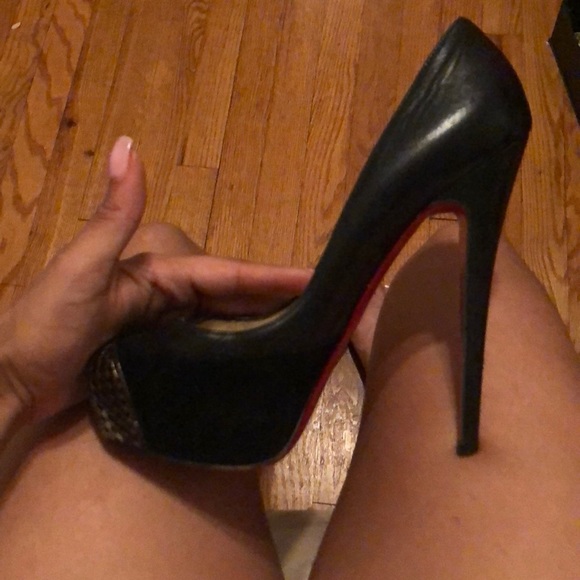 Louboutin heel - Picture 2 of 4